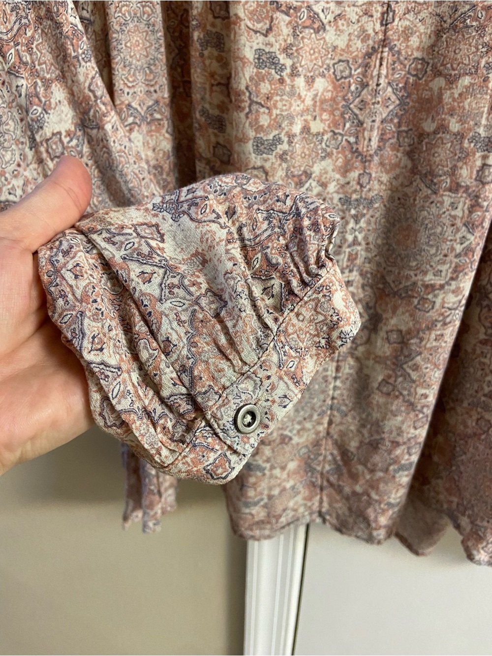Lucky Brand Paisley Tie-Neck Peasant Blouse Taupe Pink 1X - Picture 6 of 8